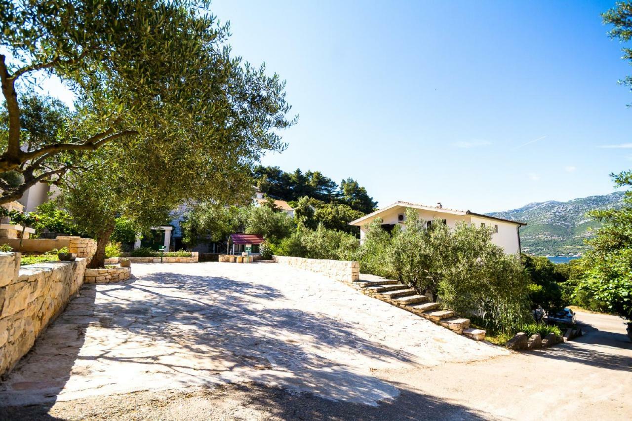 Laura * Korčula